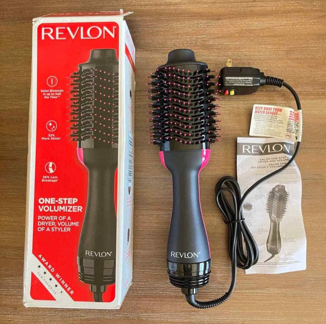 Revlon One Step Blow Dryer/ Volumizer Brush